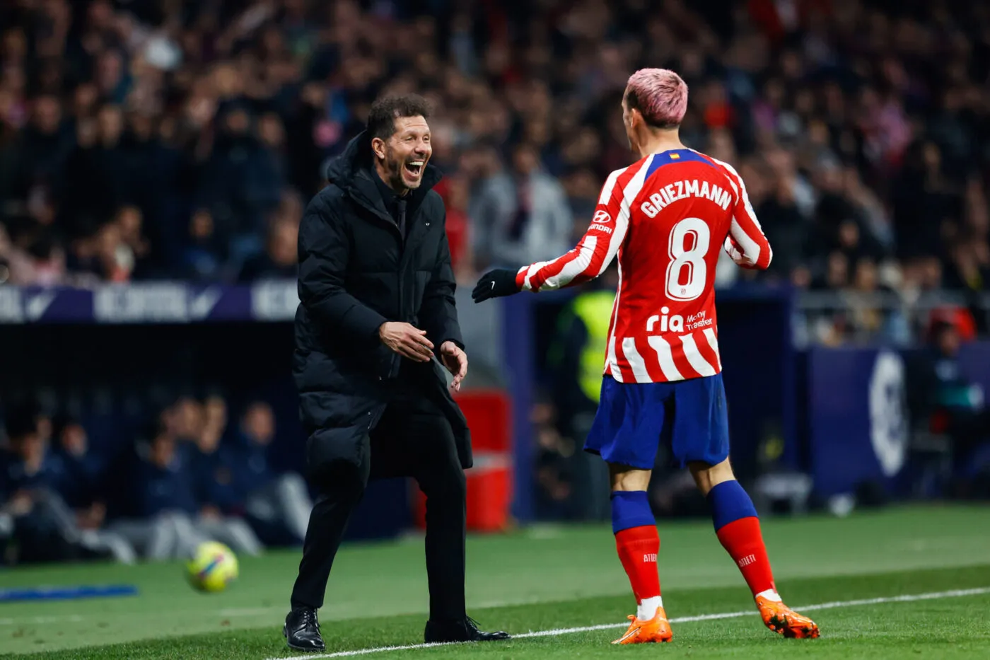 Antoine Griezmann of Atletico de Madrid celebrates after scoring goal with Diego Pablo Simeone during the La Liga match between Atletico de Madrid and Sevilla FC played at Civitas Metropolitano Stadium on March 4, 2023 in Madrid, Spain. (Photo by Cesar Cebolla / Pressinphoto / Icon Sport) - Photo by Icon sport