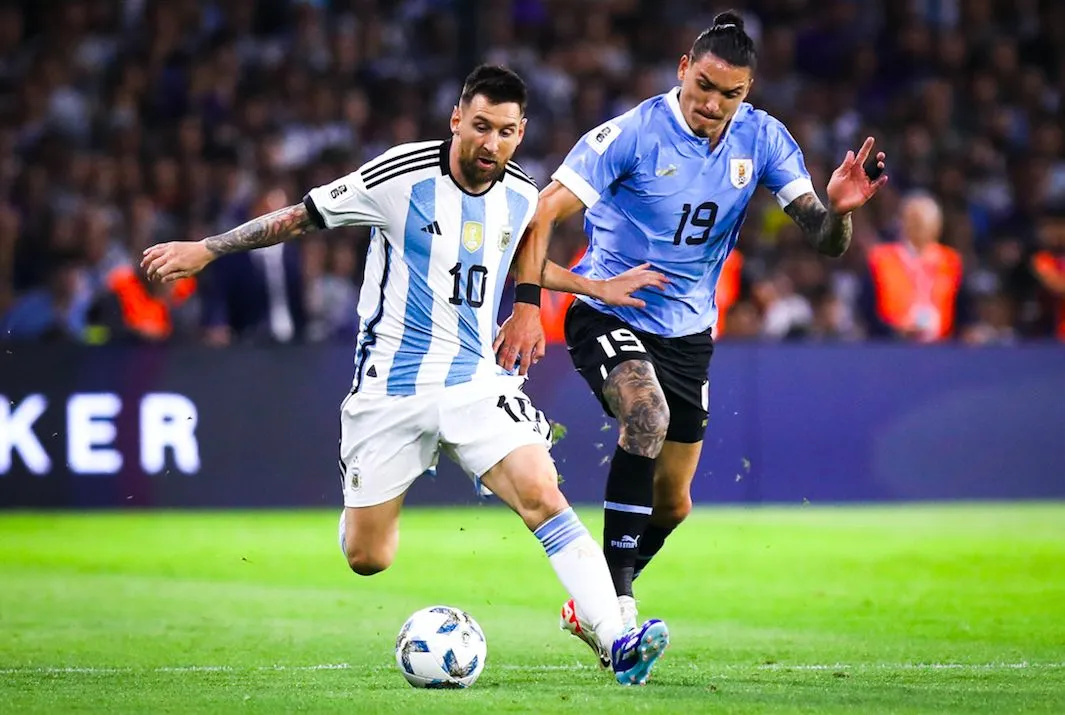 L&rsquo;Uruguay inflige la première défaite de l&rsquo;Argentine depuis le Mondial, Luis Diaz voit double contre le Brésil