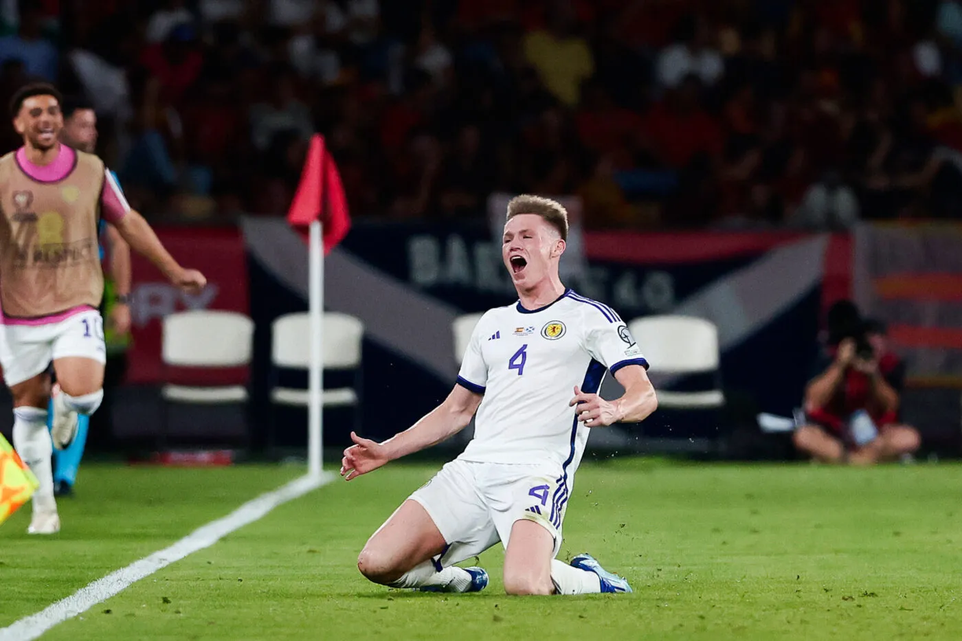 Partido de la fase de clasificación para el EURO 2024 entre España y Escocia. En la imagen, gol anulado a Escocia.