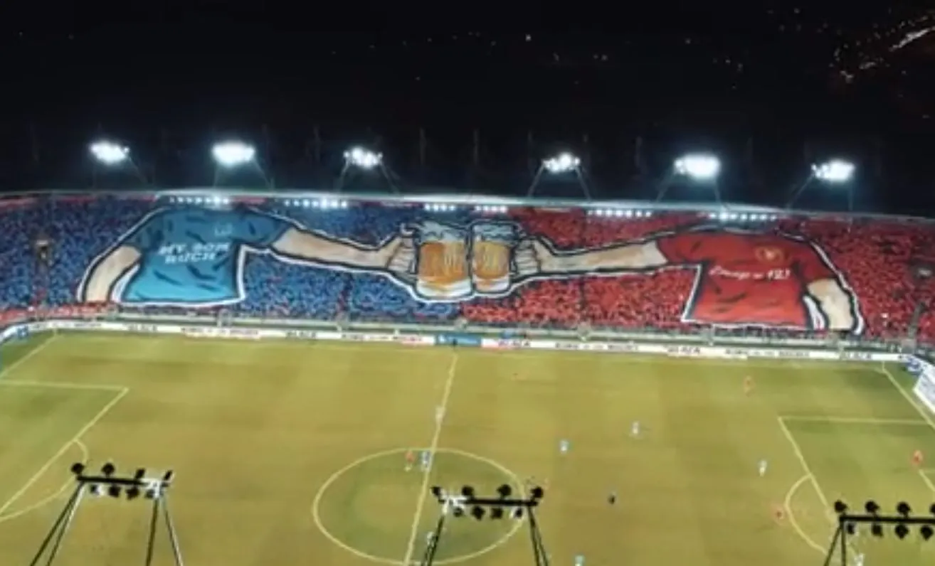 En Pologne, deux clubs trinquent ensemble dans un tifo magnifique