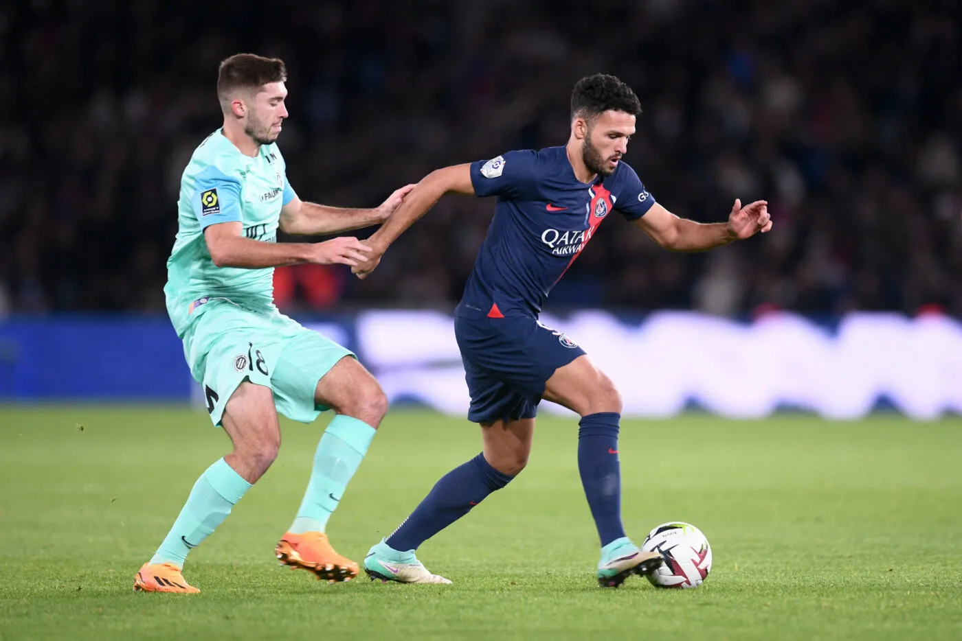 18 Leo LEROY (mhsc) - 09 Goncalo RAMOS (psg) during the Ligue 1 Uber Eats match between Paris Saint-Germain Football Club and Montpellier Herault Sport Club at Parc des Princes on November 3, 2023 in Paris, France. (Photo by Philippe Lecoeur/FEP/Icon Sport)