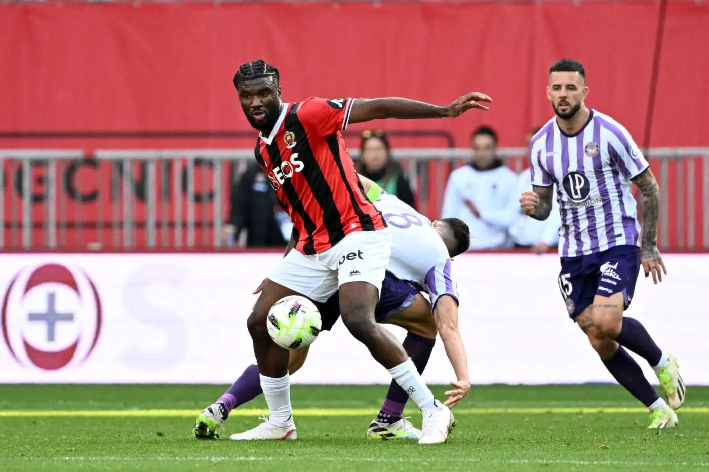 09 Terem MOFFI (ogcn) during the Ligue 1 Uber Eats match between Olympique Gymnaste Club Nice and Toulouse Football Club at Allianz Riviera on November 26, 2023 in Nice, France. (Photo by Christophe Saidi/FEP/Icon Sport)