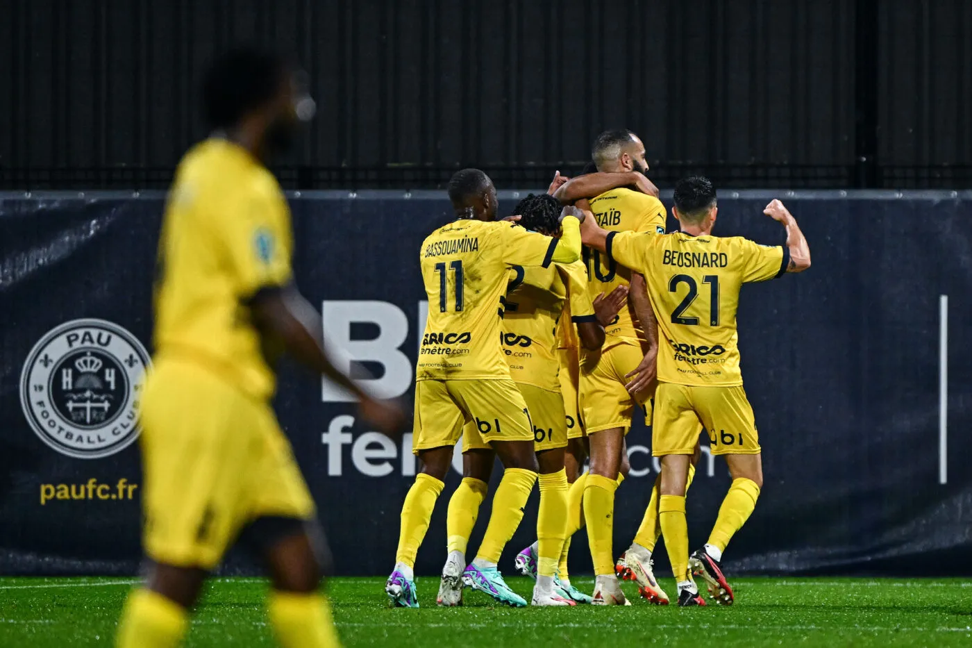 Pau donne une leçon de réalisme à Concarneau