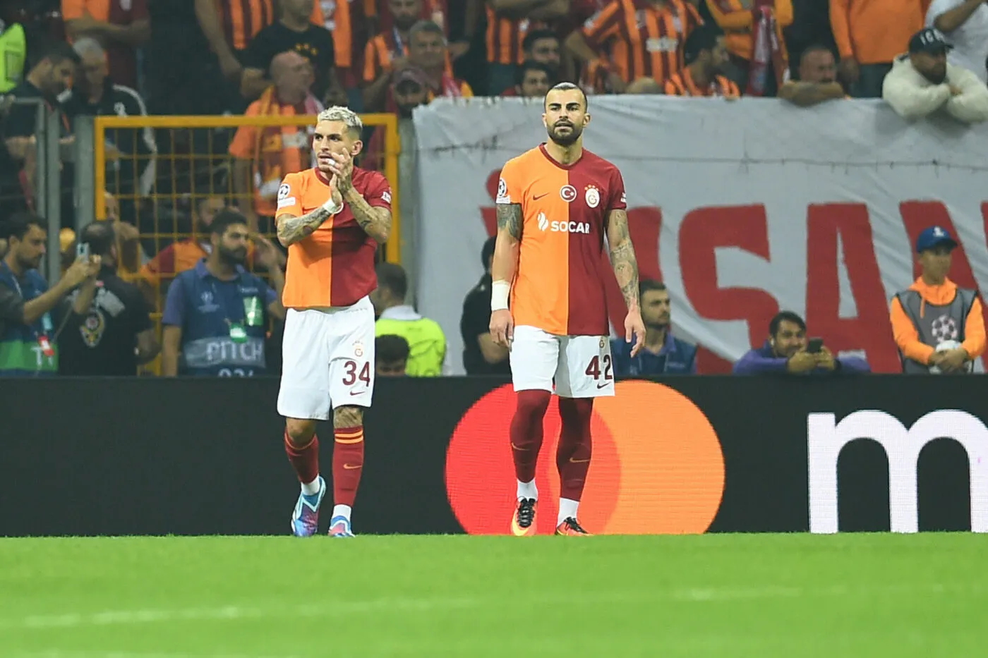 La pelouse de Galatasaray dans un piètre état avant la réception de Manchester