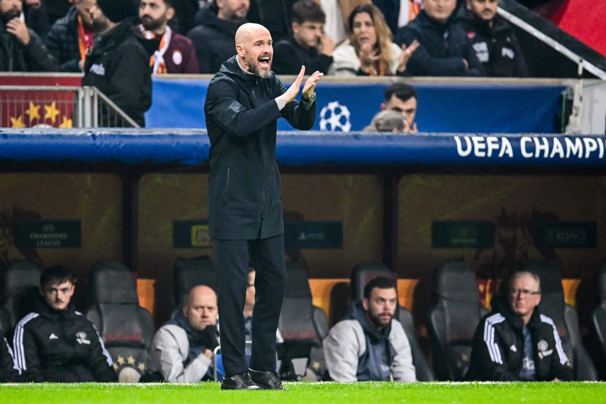 ISTANBUL - Manchester United FC coach Erik ten Hag during the UEFA Champions League group A match between Galatasaray SK and Manchester United FC at the Ali Sami Yen Spor Kompleksi stadium on November 29 in Istanbul, Turkey. ANP | Hollandse Hoogte | GERRIT VAN COLOGNE - Photo by Icon sport