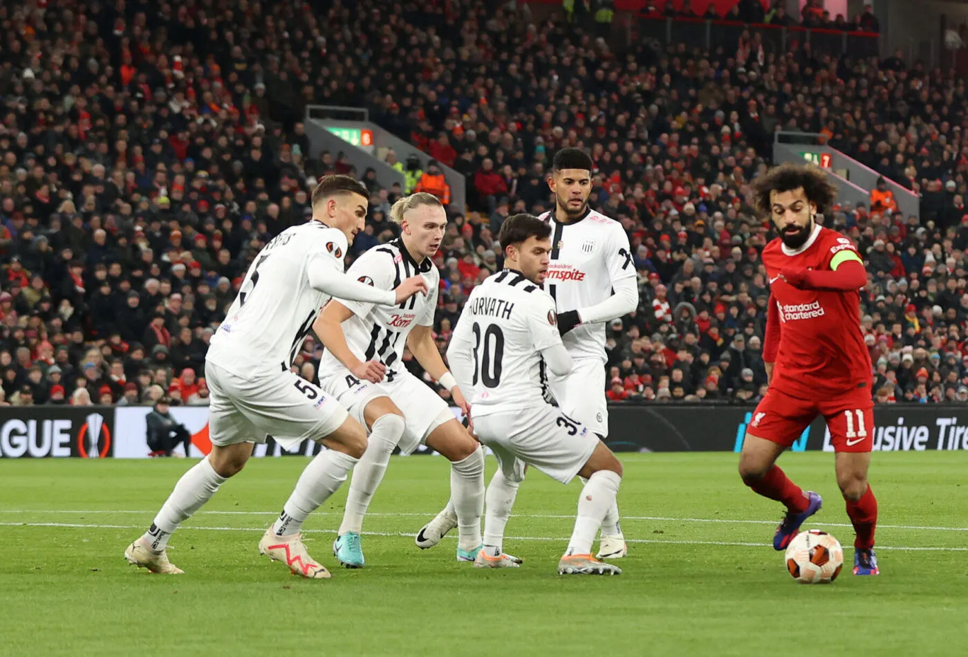 Liverpool cartonne, le Bayer Leverkusen poursuit son sans-faute