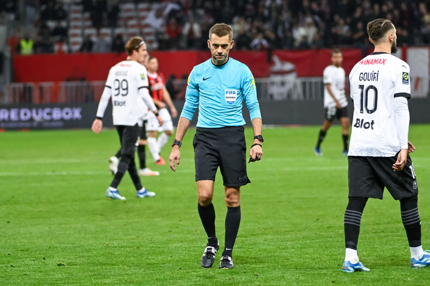Le carton blanc, un véritable atout pour l&rsquo;arbitrage français ?