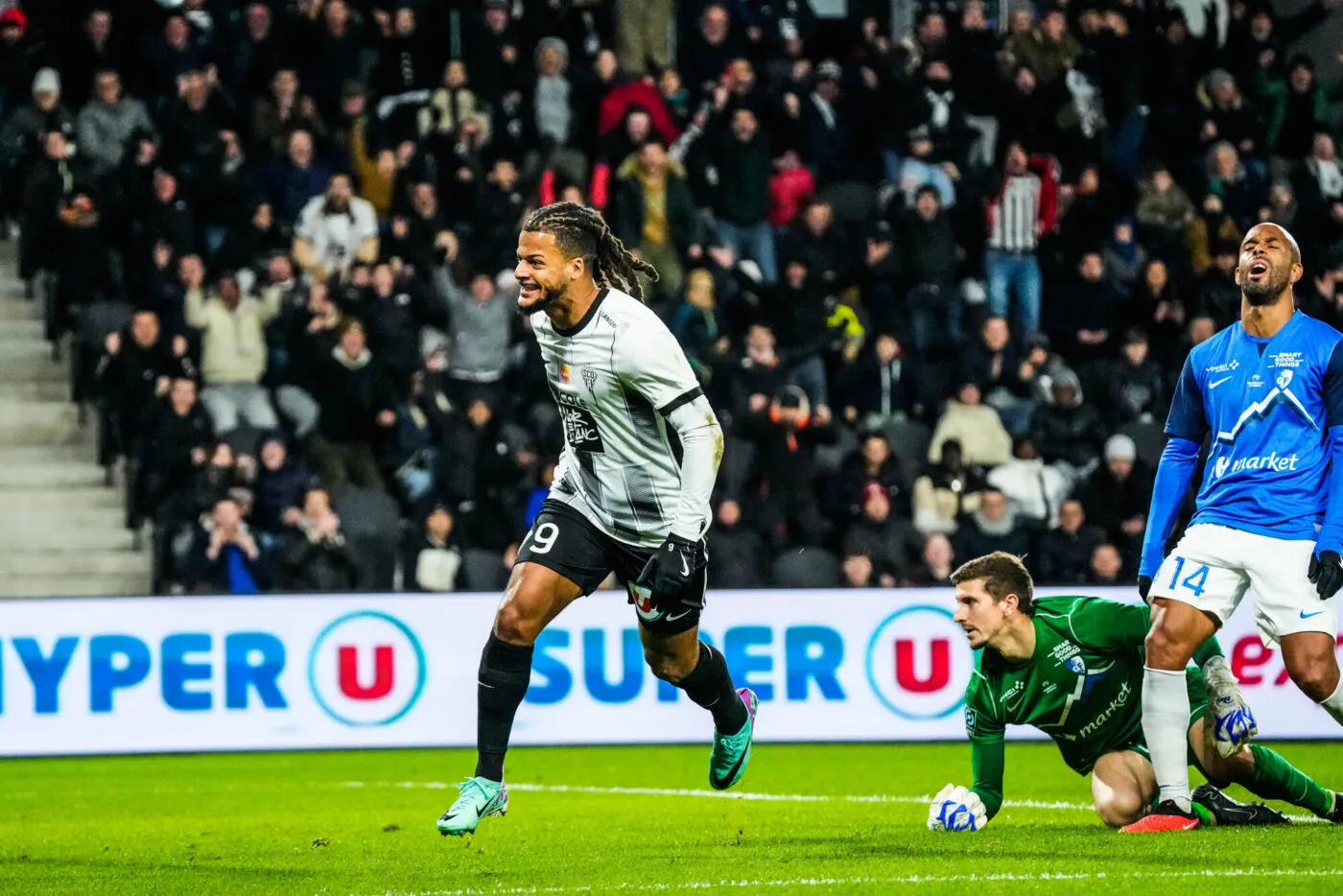 Lois DIONY of Angers celebrates his goal during the Ligue 2 BKT match between Angers Sporting Club de l'Ouest and Grenoble Foot 38 at Stade Raymond Kopa on December 5, 2023 in Angers, France. (Photo by Hugo Pfeiffer/Icon Sport)