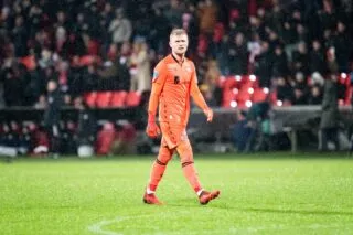 Arabie saoudite : Il provoque un penalty en voulant féliciter son gardien