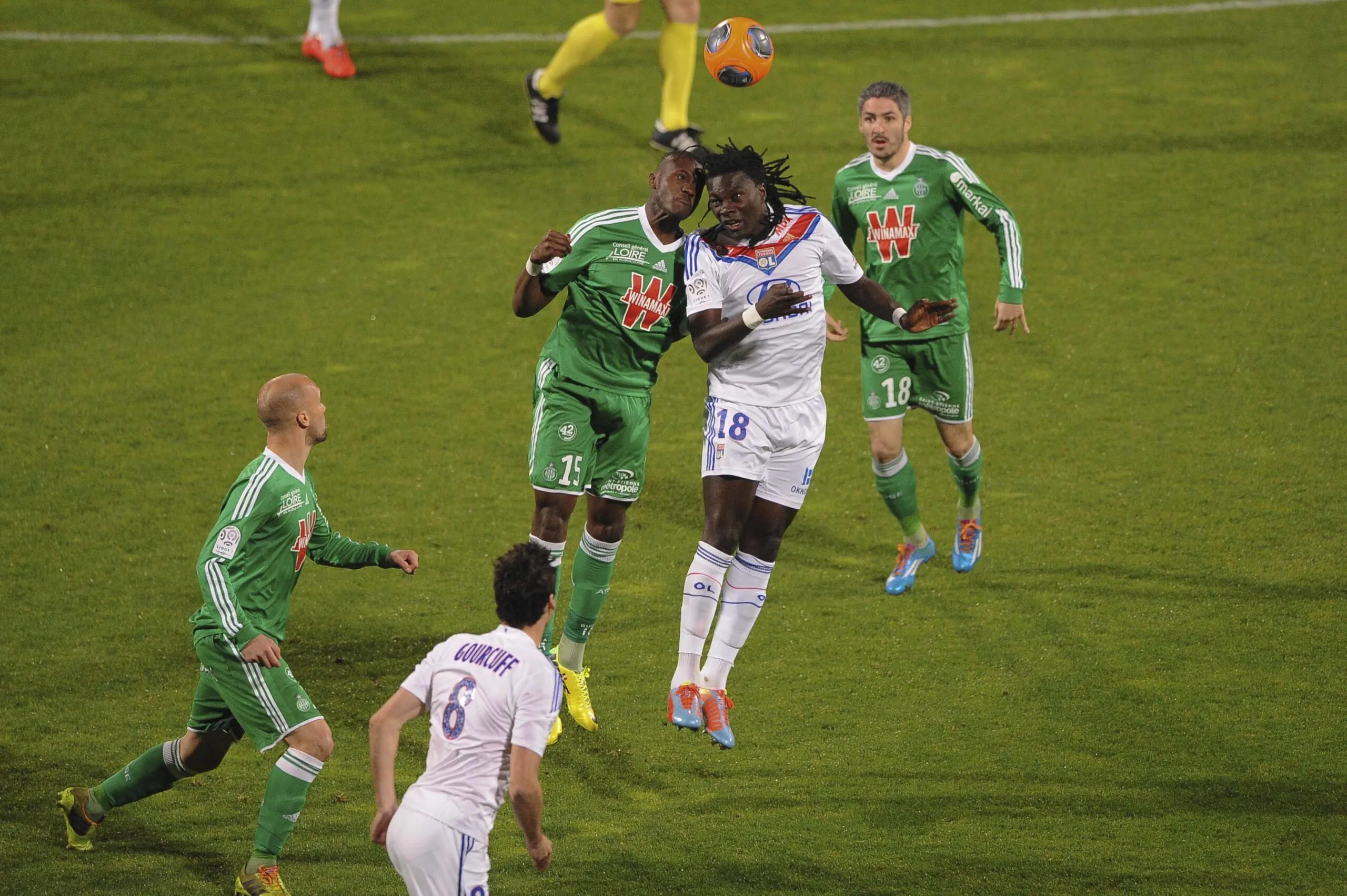 En 2014, Josuha Guilavogui est au duel avec son modèle Bafétimbi Gomis, passé à l&rsquo;OL.