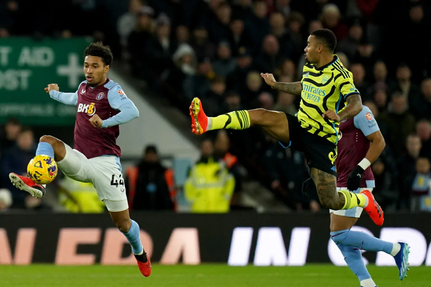 Revivez Aston Villa-Arsenal (1-0)