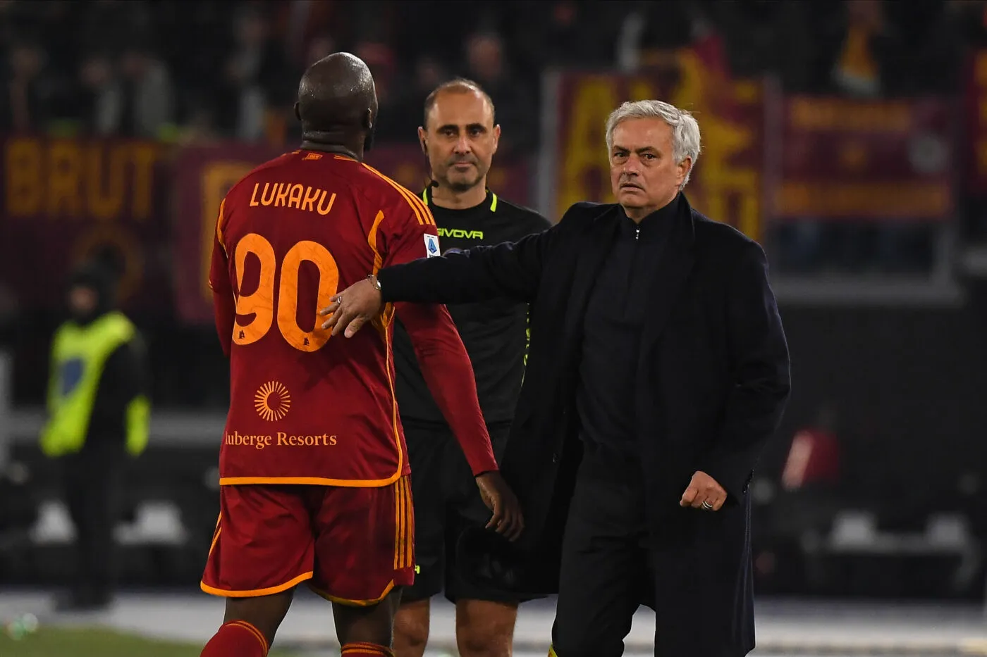 Mourinho utilise un ramasseur de balles pour pallier deux exclusions