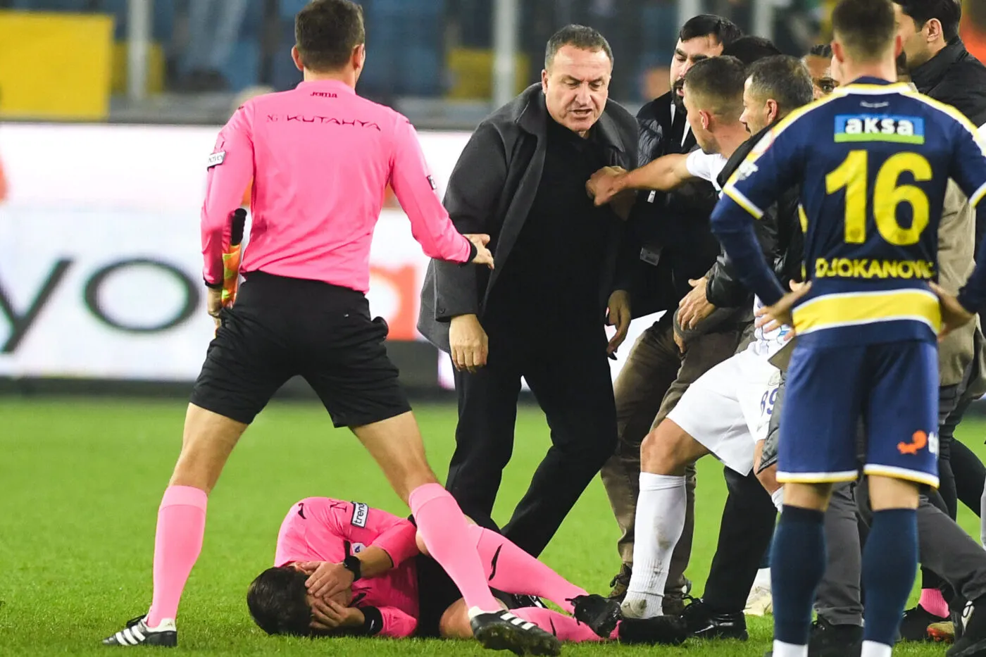 Après avoir agressé un arbitre, le président d’Ankaragücü va être arrêté