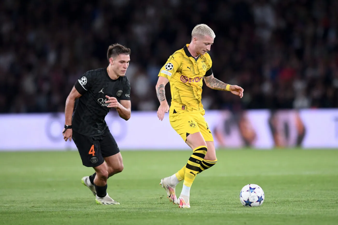 04 Manuel UGARTE (PSG) - 11 Marco REUS (dor) during the UEFA Champions League, match between Paris Saint-Germain and Borussia Dortmund at Parc des Princes on September 19, 2023 in Paris, France. (Photo by Philippe Lecoeur/FEP/Icon Sport)