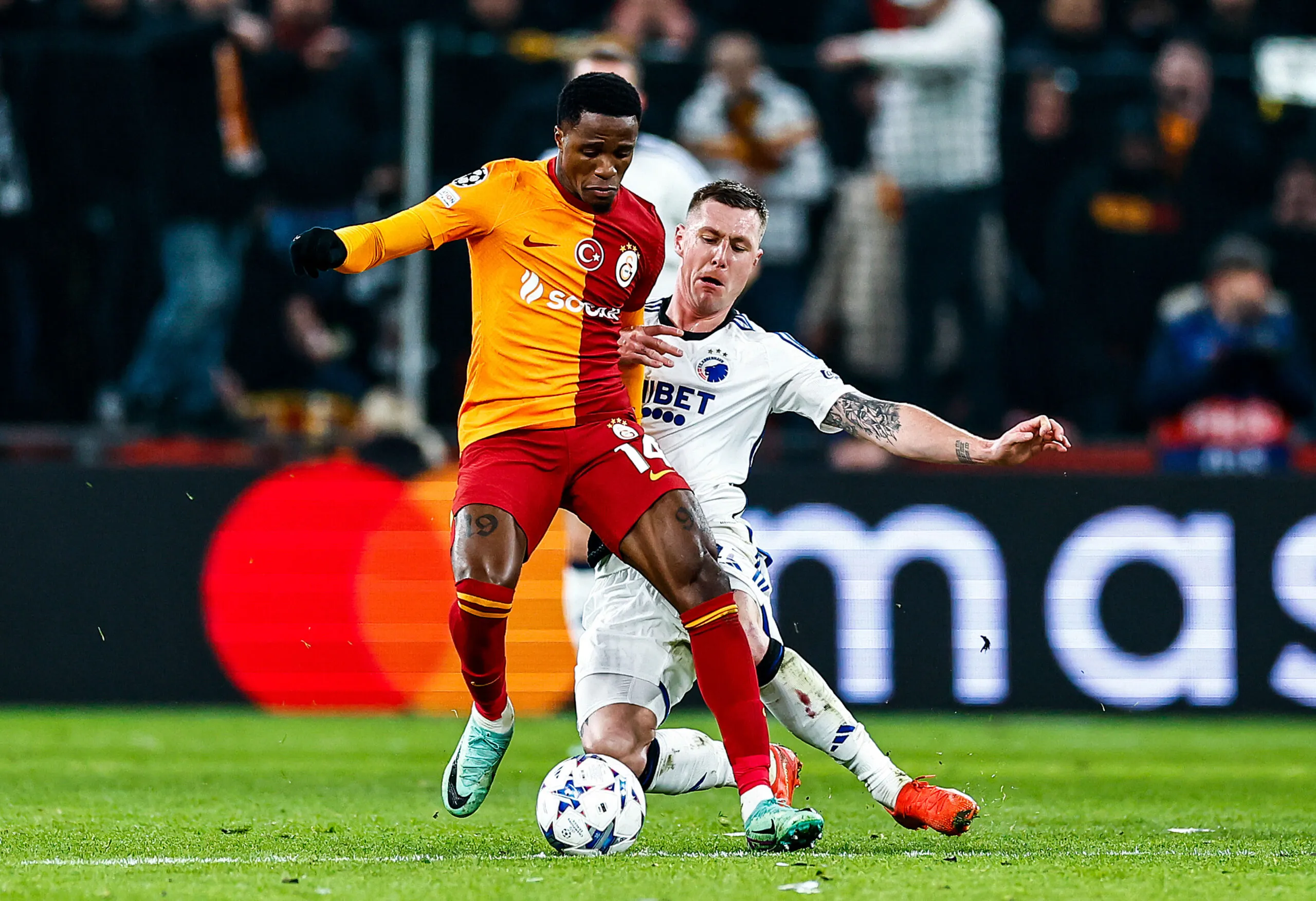 Copenhague plombe Galatasaray et se hisse en huitièmes 