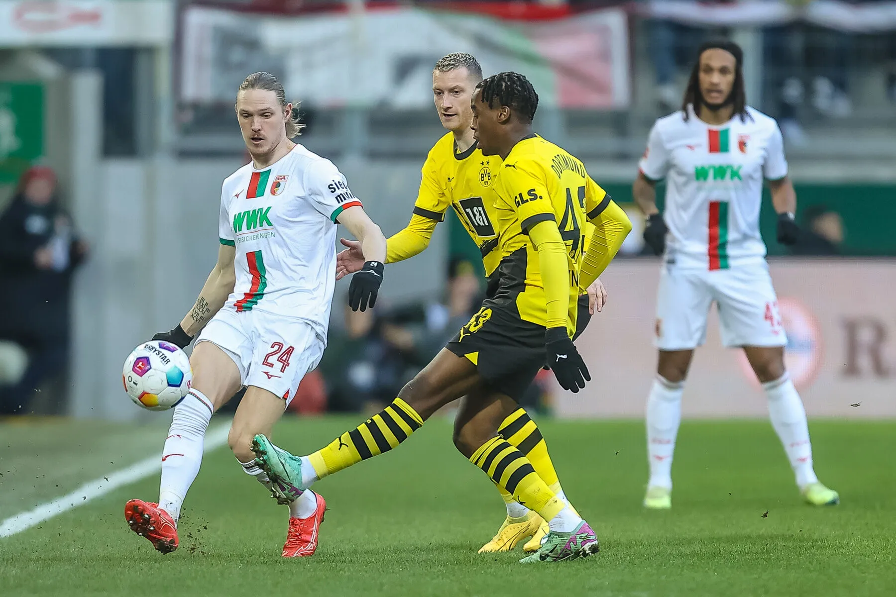 Le Borussia Dortmund concède le nul à Augsbourg