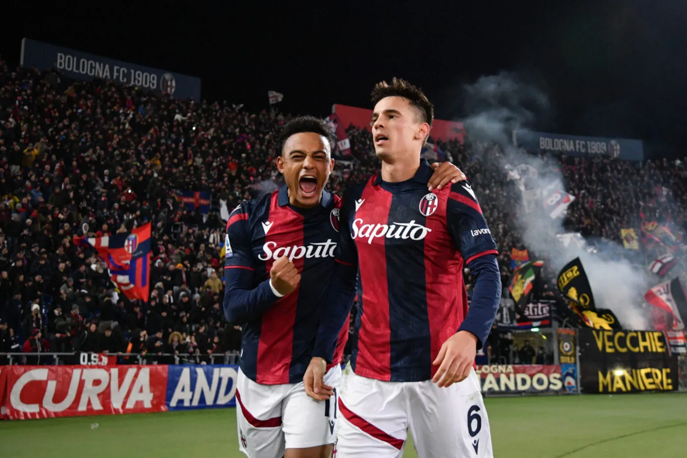 Foto Massimo Paolone/LaPresse 17 Dicembre 2023 - Bologna, Italia - sport, calcio - Bologna vs Roma - Campionato italiano di calcio Serie A TIM 2023/2024 - Stadio Renato Dall'Ara. Nella foto: Nikola Moro (Bologna FC) esulta dopo aver realizzato il gol 1-0 December 17, 2023 Bologna, Italy - sport, calcio - Bologna vs Roma - Italian Serie A Football Championship 2023/2024 - Renato Dall'Ara Stadium. In the pic: Nikola Moro (Bologna FC) celebrates after scoring goal 1-0 - Photo by Icon sport