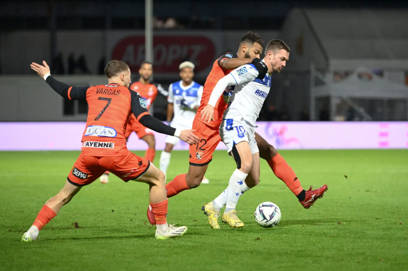 10 Gaetan PERRIN (aja) during the Ligue 2 BKT match between Stade Lavallois Mayenne Football Club v Association de la Jeunesse Auxerroise at Stade Francis-Le Basser on December 19, 2023 in Laval, France. (Photo by Christophe Saidi/FEP/Icon Sport)
