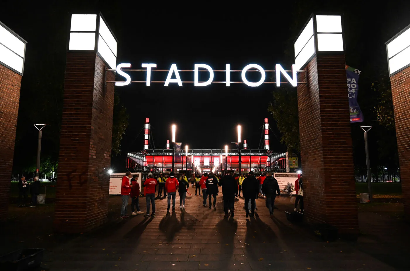 Le FC Cologne interdit de recrutement