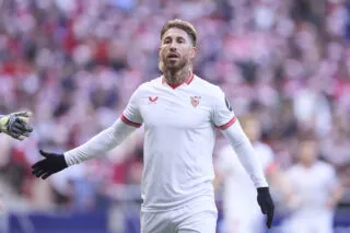 Sergio Ramos marche sur l’écusson de l’Atlético et provoque un tollé