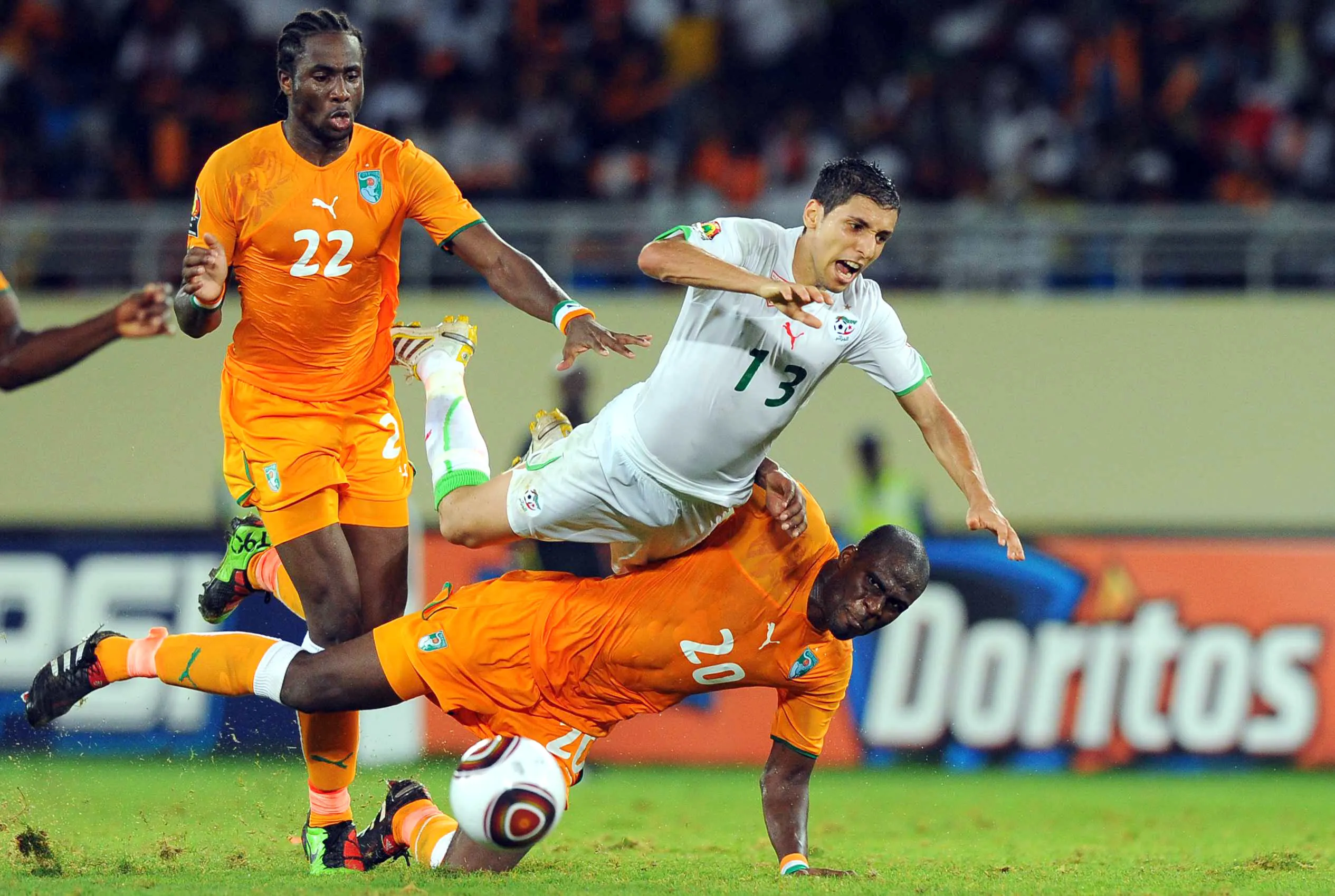 Vu les nœuds de jambes, Guy Demel porte mal son nom.