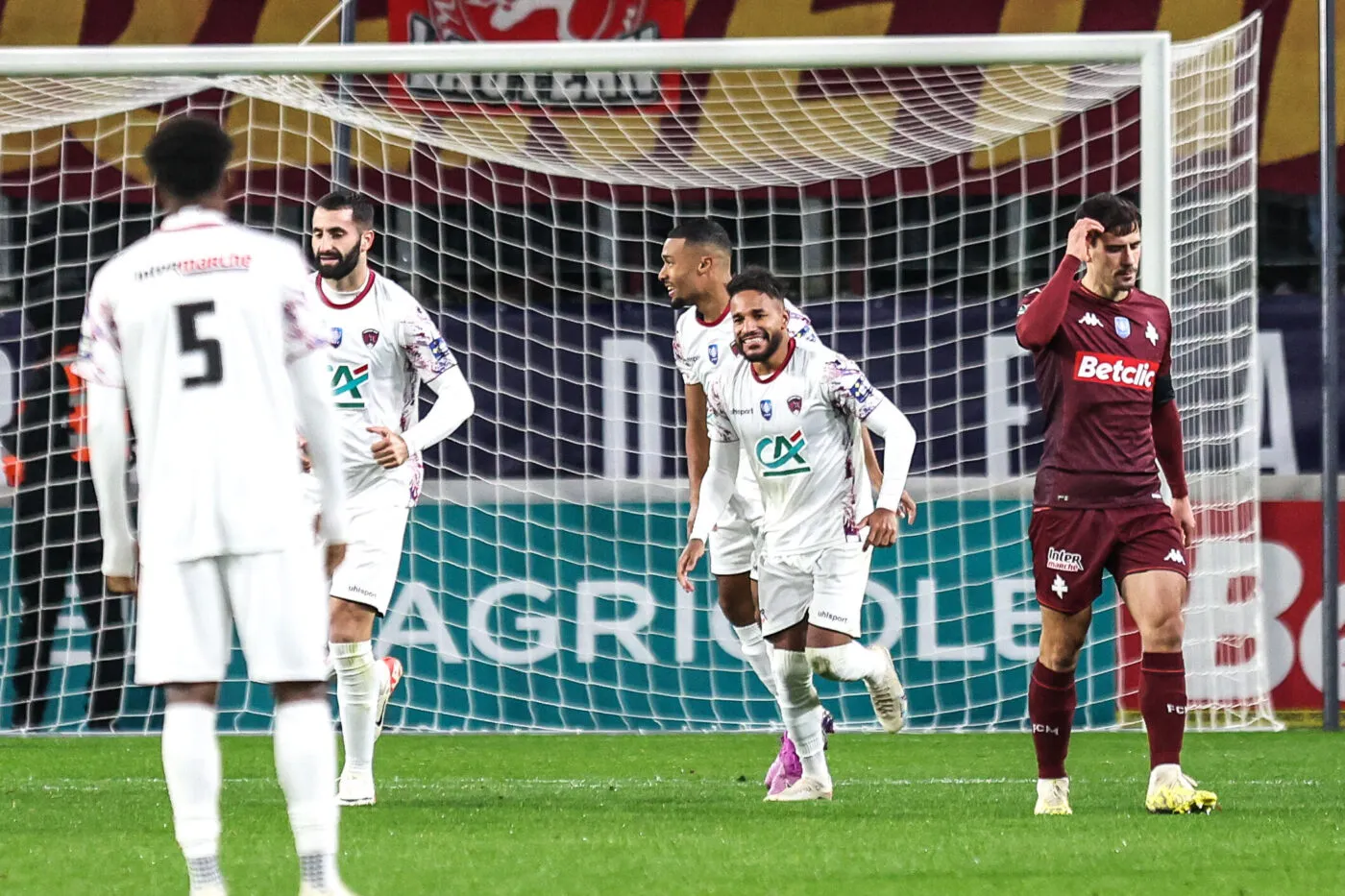 Clermont s&rsquo;impose à Metz aux tirs au but