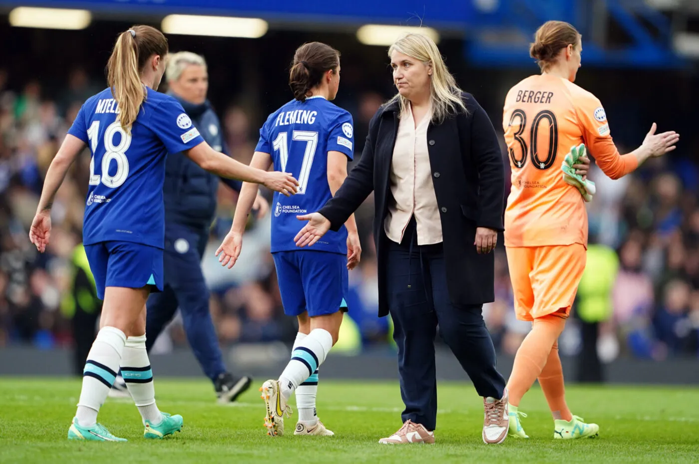 Chelsea manager Emma Hayes at the final whistle following the UEFA Women's Champions League semi-final first leg match at Stamford Bridge, London. Picture date: Saturday April 22, 2023. - Photo by Icon sport