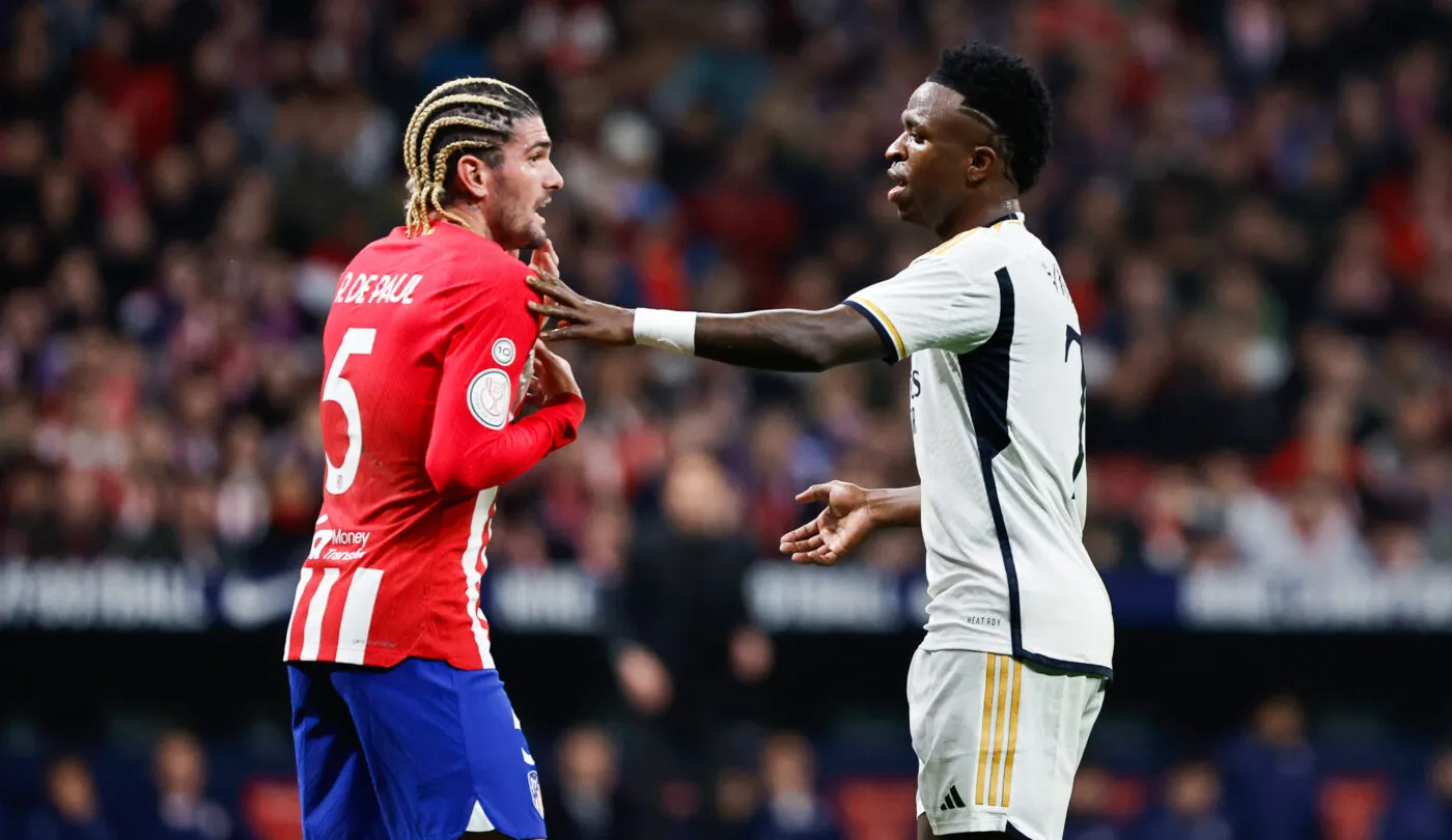 Partido de octavos de final de la Copa del Rey disputado entre Atlético y Real Madrid. En la imagen, De Paul habla con Vinicius. Last 16 of the Spain King Cup played between Atlético and Real Madrid. In this picture, De Paul speaks to Vinicius. - Photo by Icon Sport