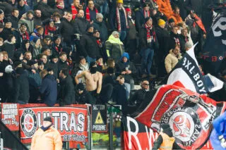 Le match RWD Molenbeek - KAS Eupen arrêté par les supporters en Belgique
