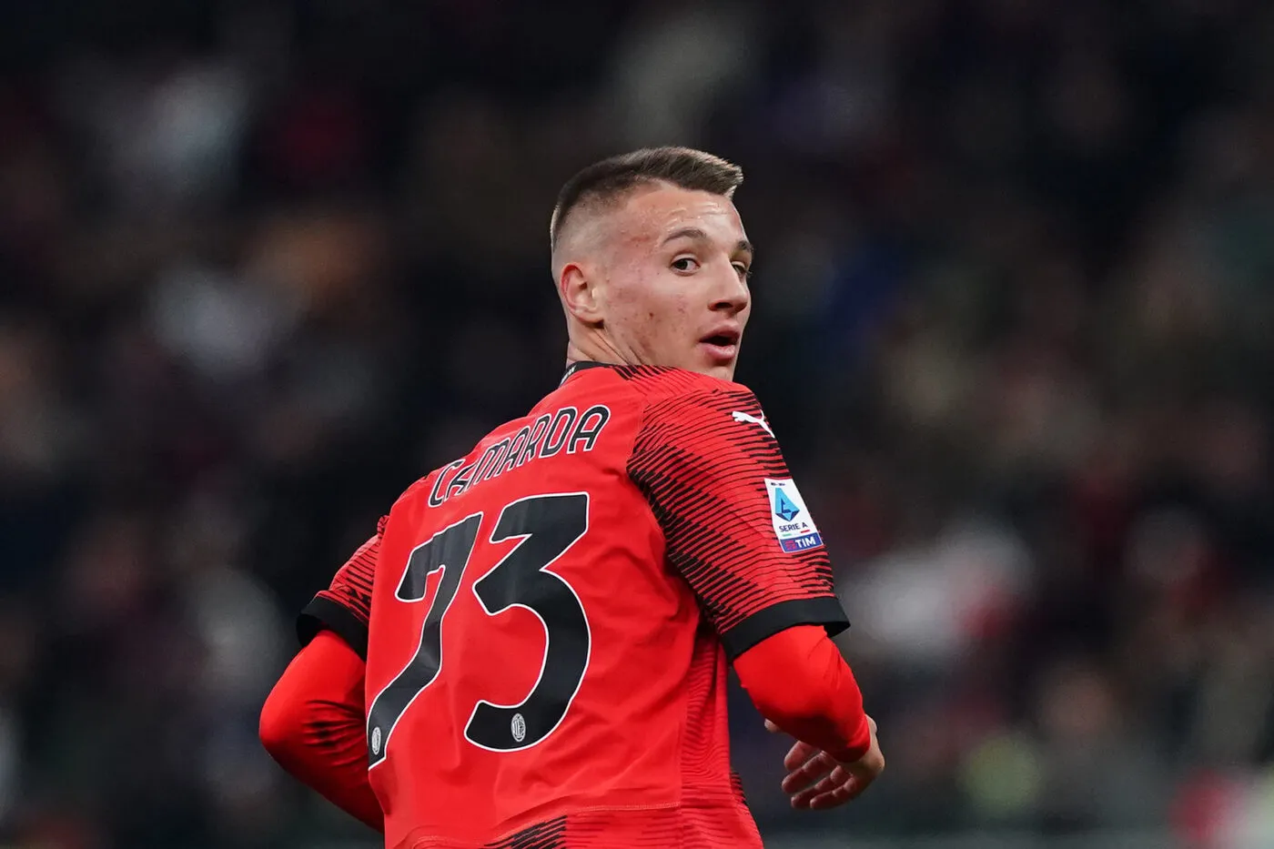 Le jeune crack Francesco Camarda a suivi Milan-Bologne en Curva Sud