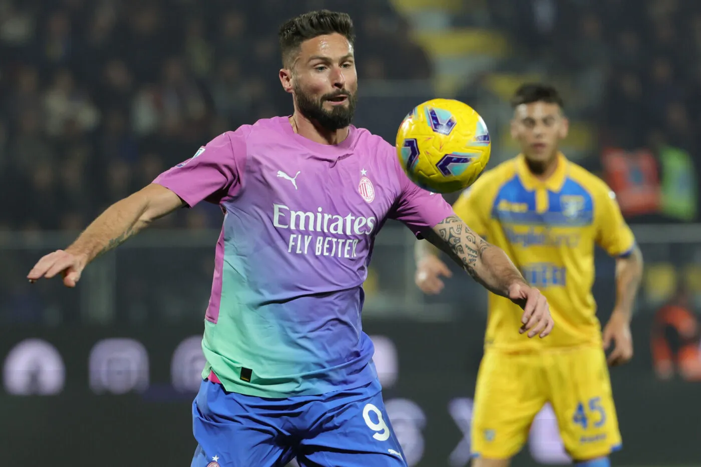 Porté par Giroud et Jović, Milan plombe Frosinone