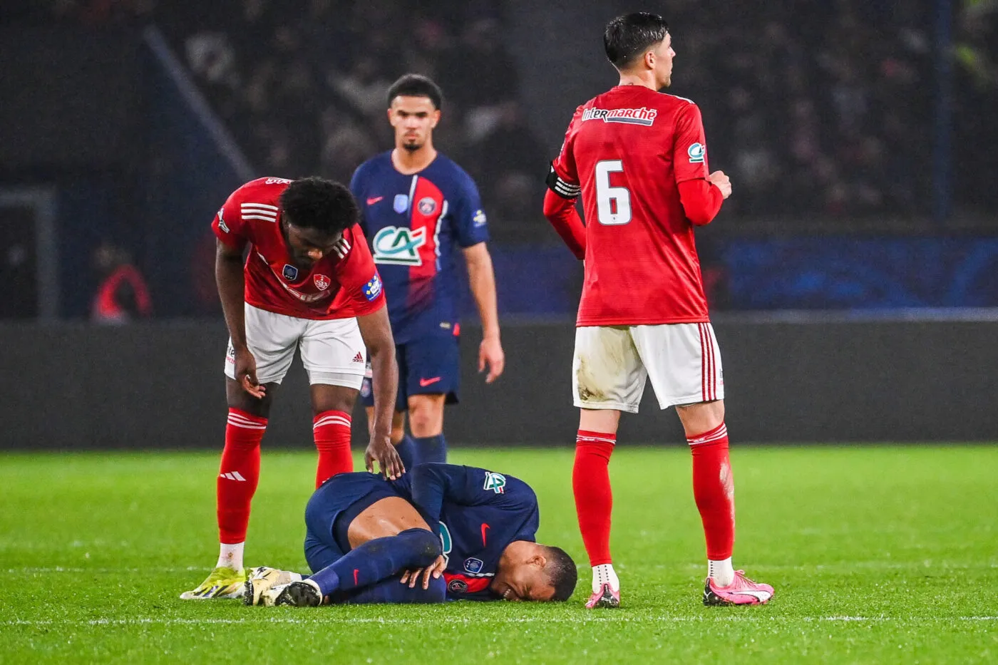 Lilian Brassier s'en veut pour sa faute sur Kylian Mbappé