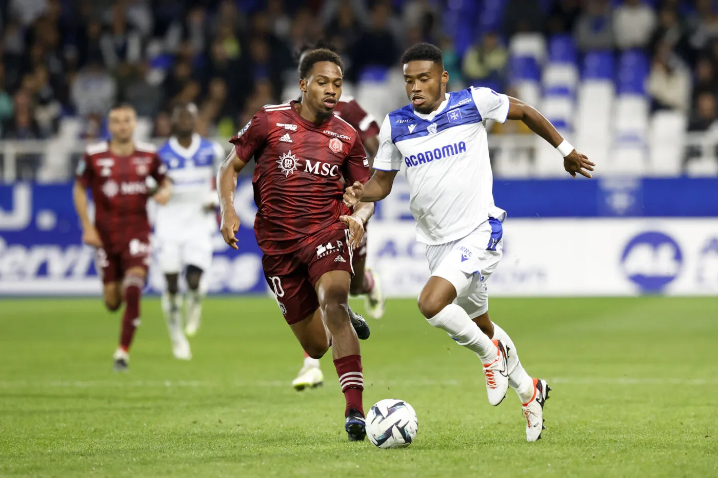 Ligue 2 : le leader Auxerre confirme, Grenoble, Caen et Bastia déçoivent