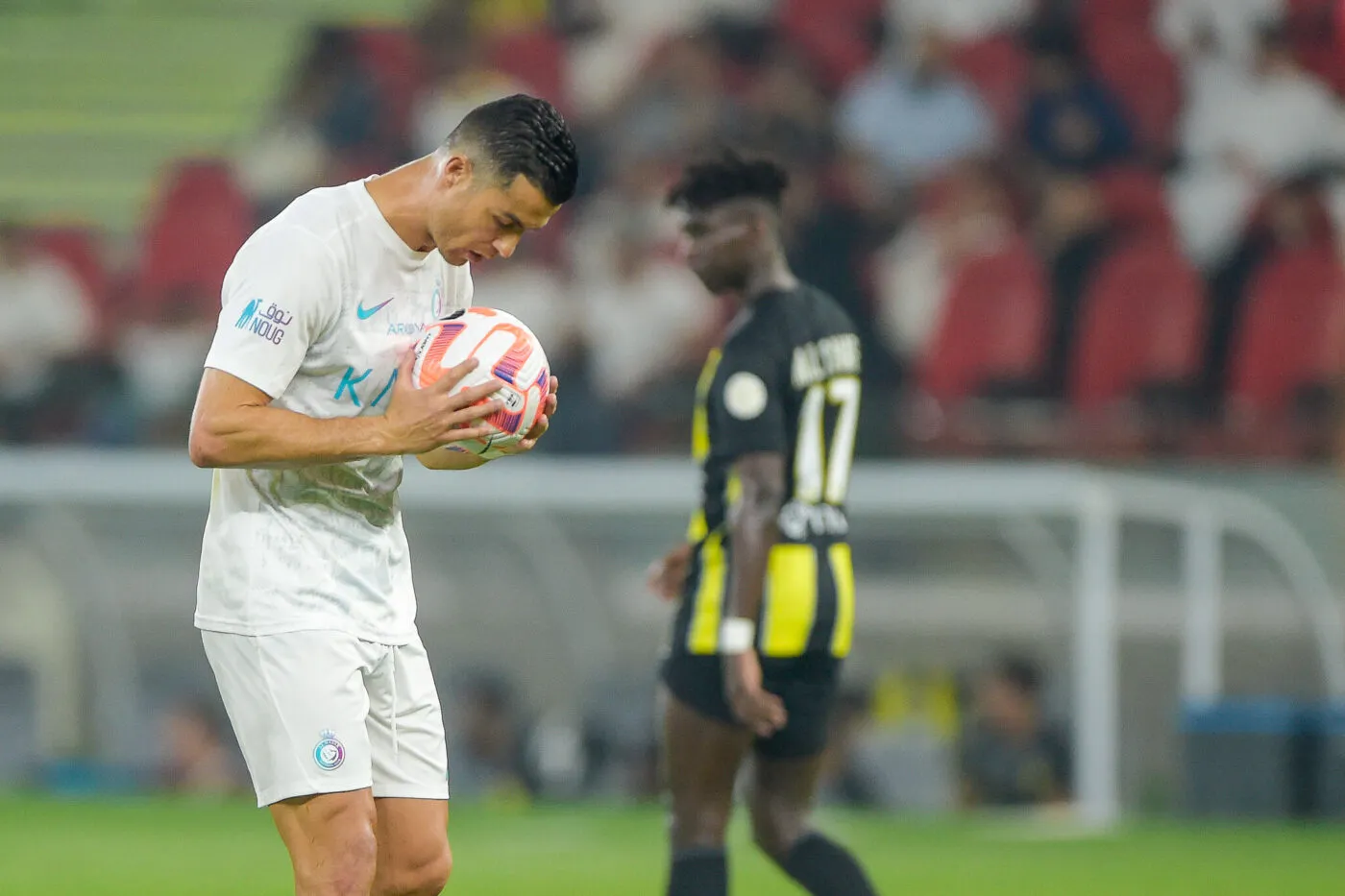 Mais pourquoi Cristiano Ronaldo s&rsquo;est-il affiché avec du vernis à ongles ?
