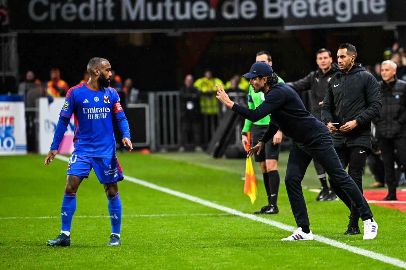 Alexandre Lacazette : « Ce n’est pas facile d’aller sur le banc<span style="font-size:50%">&nbsp;</span>»