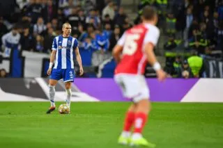 L'incroyable ressemblance entre deux photos de Pepe prises à dix-huit ans d'intervalle