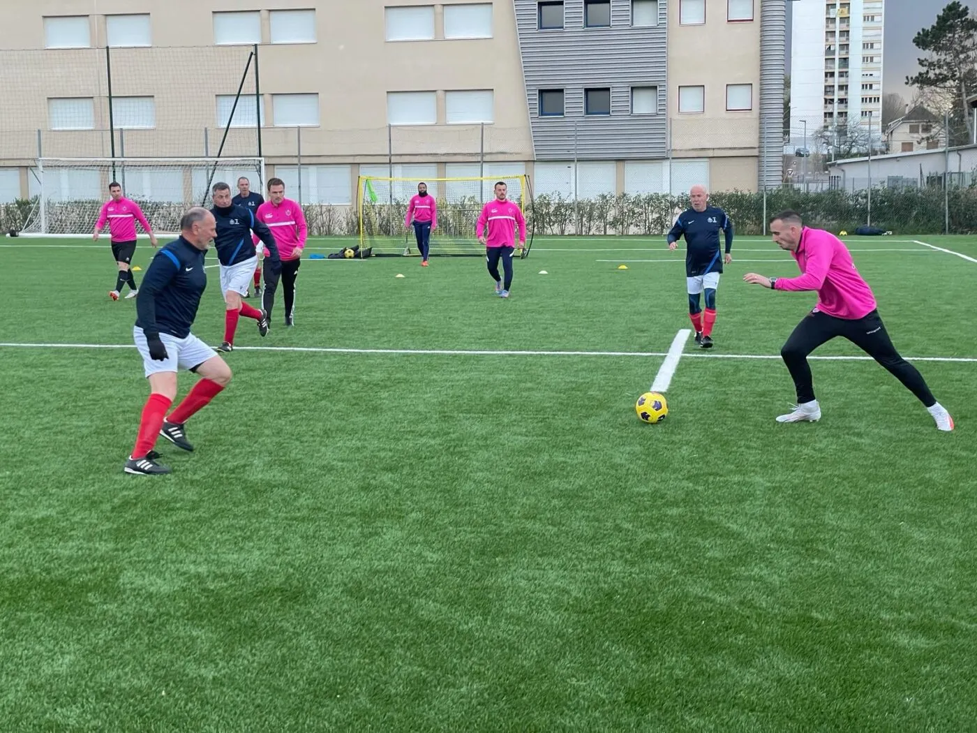 Vrai Foot Day : L’équipe de France de foot en marchant vient à bout du Vesoul RC