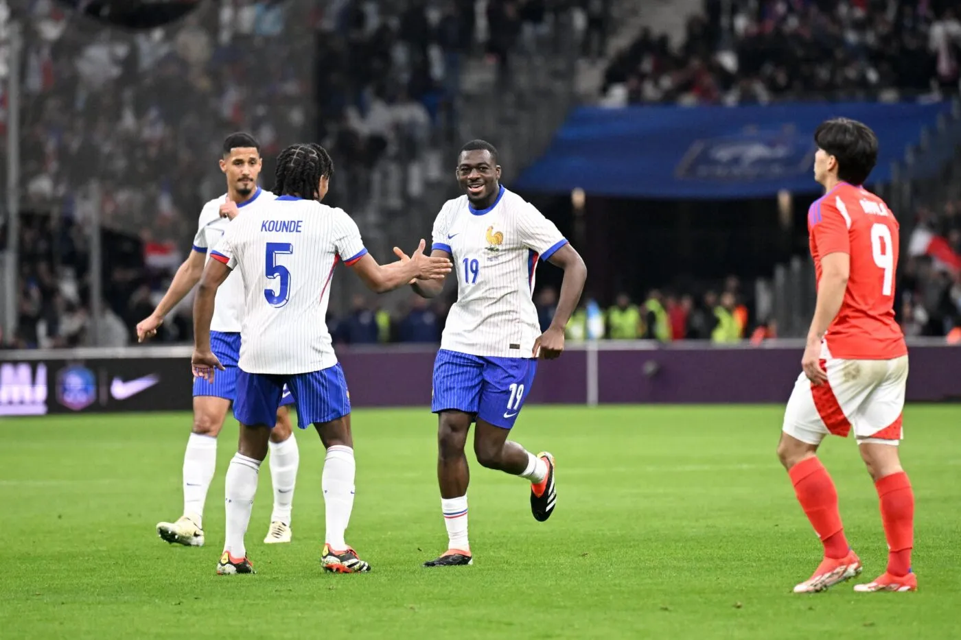 Les Bleus renversent le Chili, mais pas les doutes