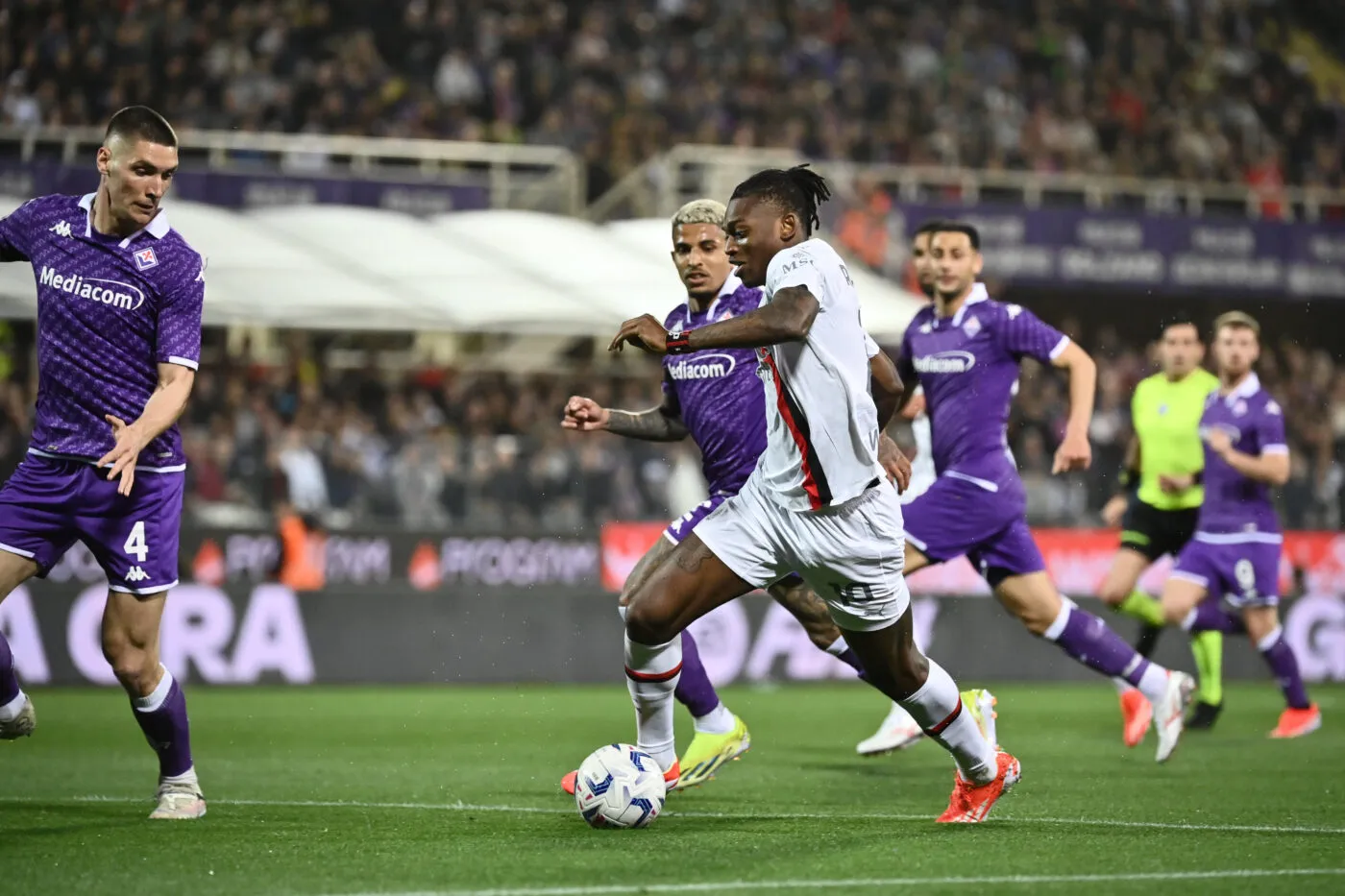 Rafael Leão porte le Milan face à la Fiorentina