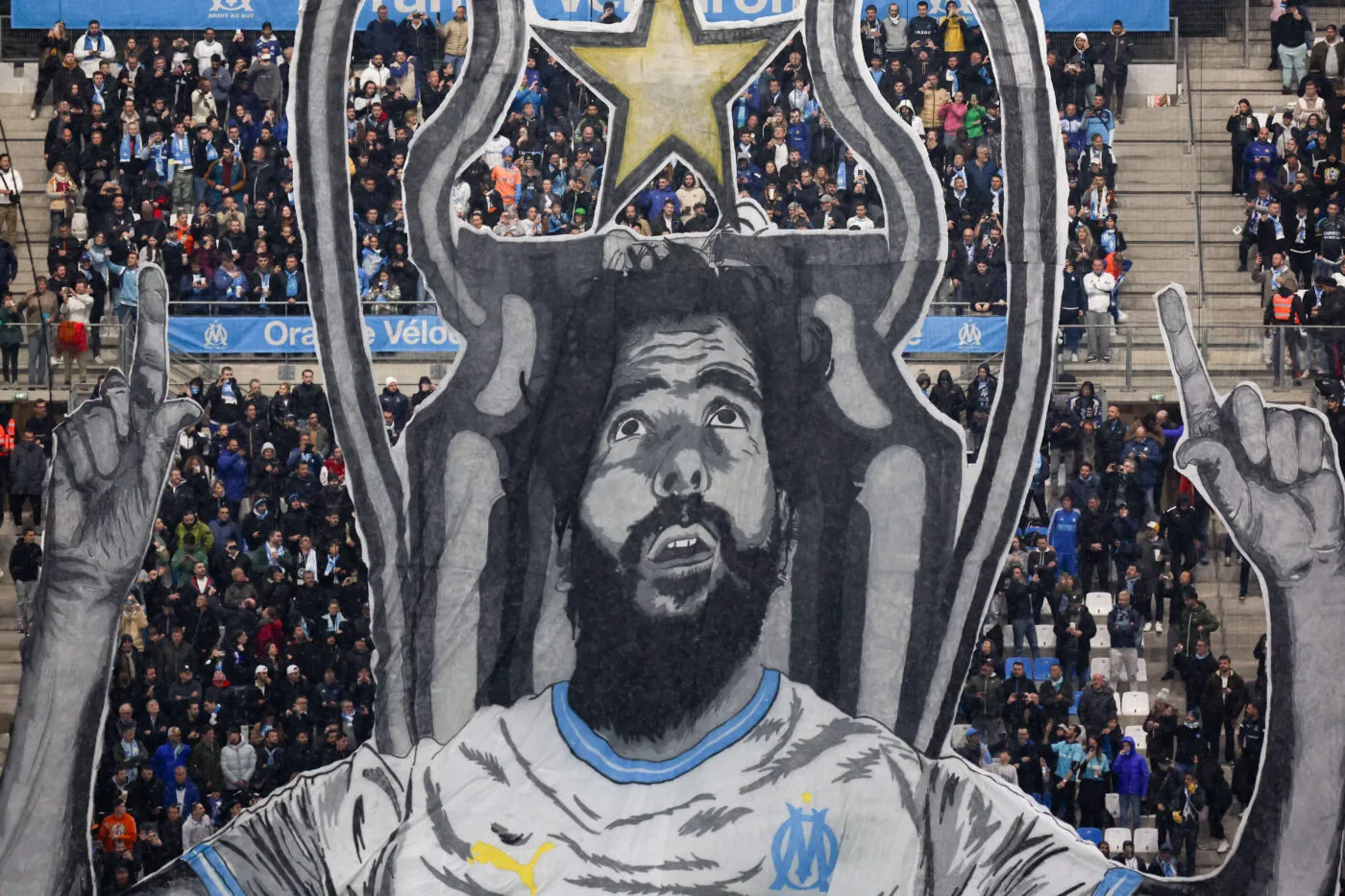 Redouane Bougheraba au sujet du tifo : «<span style="font-size:50%">&nbsp;</span>La vraie polémique, c’est le niveau de l’OM<span style="font-size:50%">&nbsp;</span>»