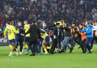 Trabzonspor dénonce l’indulgence de la fédération turque envers les joueurs de Fenerbahçe