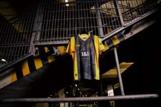 Le Borussia Dortmund célèbre son stade avec un maillot spécial