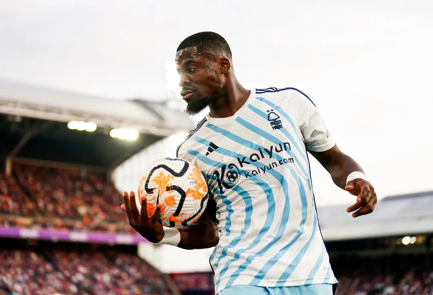 Guerre en Ukraine : Serge Aurier se paye Oleksandr Zinchenko