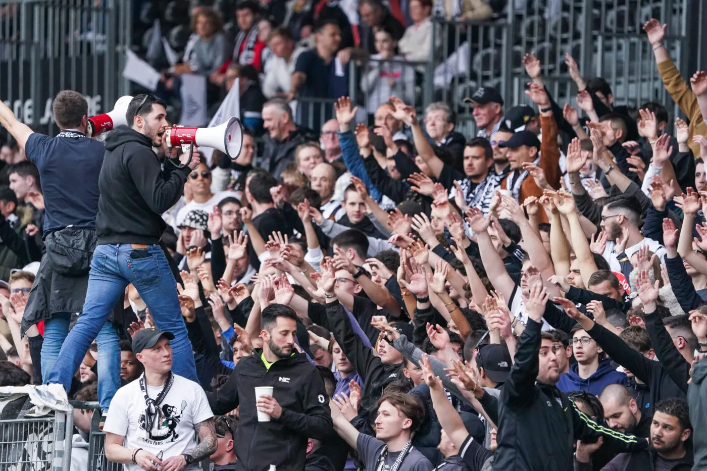 Un groupe de supporters d’Angers dénonce une agression sexuelle au stade