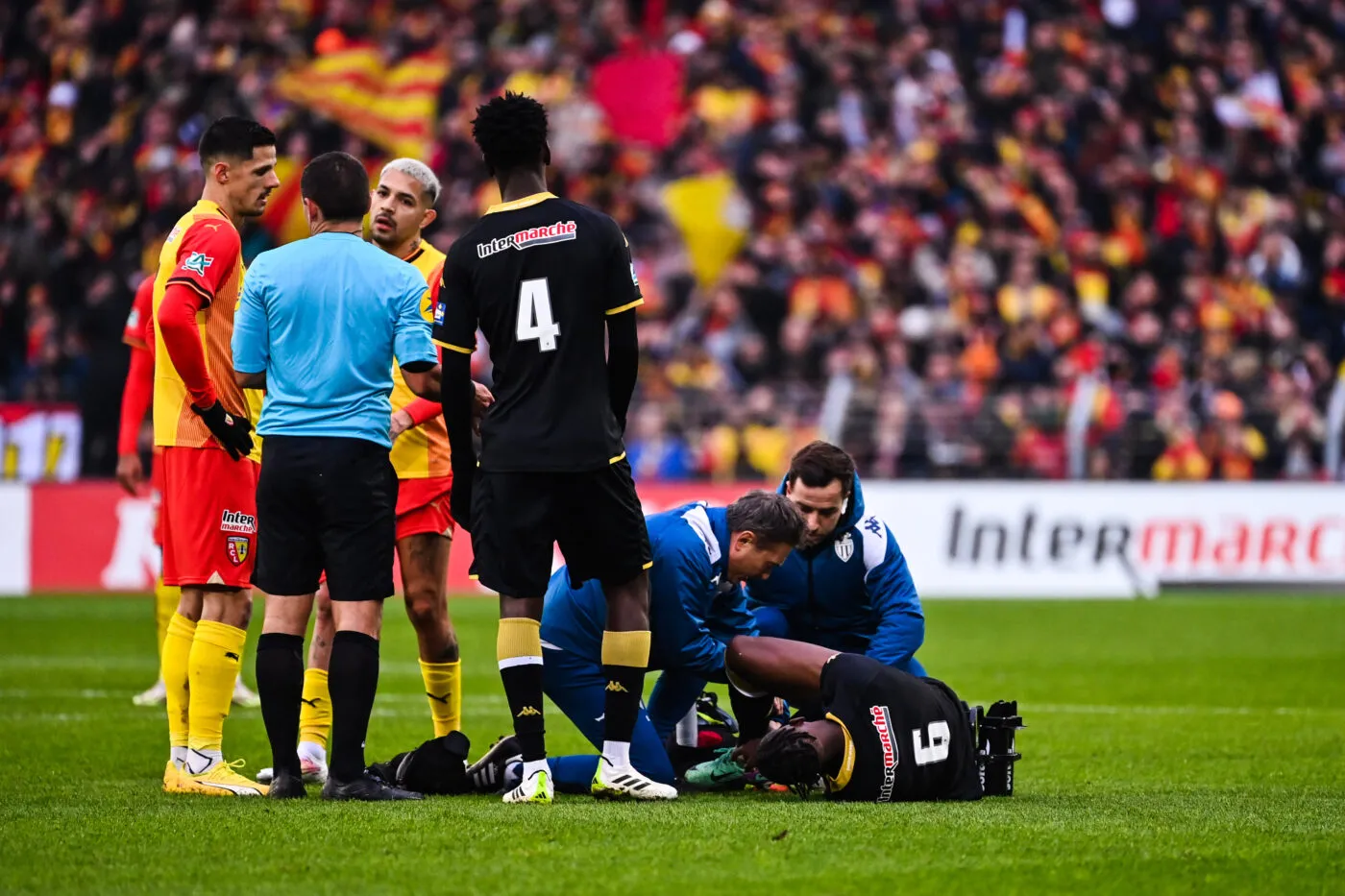 Pourquoi les médecins du foot poussent leur coup de gueule ?