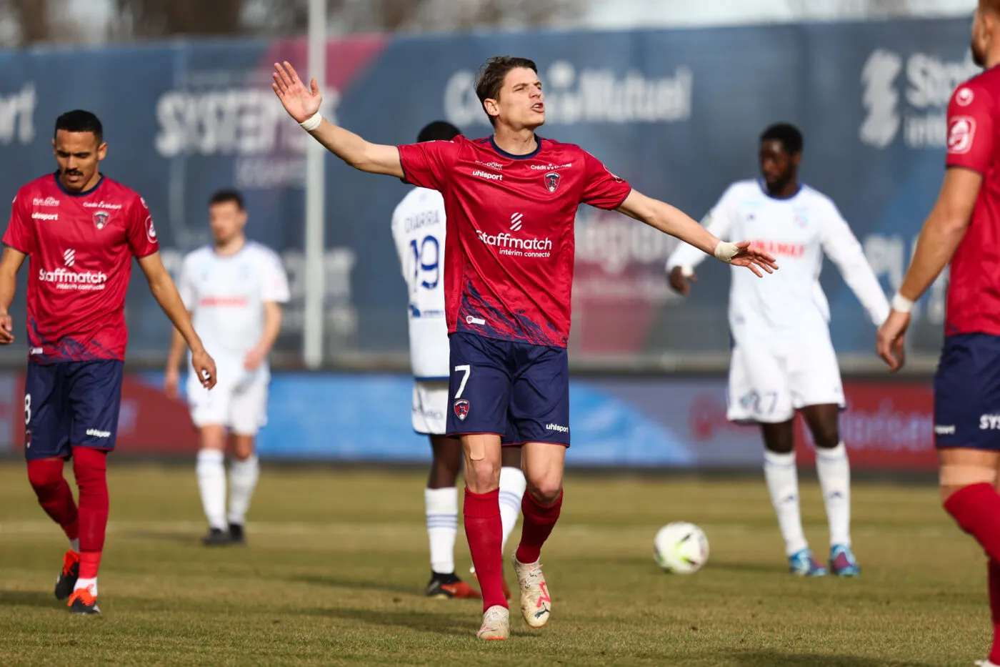 Magnin : « On insulte nos papas, nos mamans, ce ne sont pas des manières de faire<span style="font-size:50%">&nbsp;</span>»