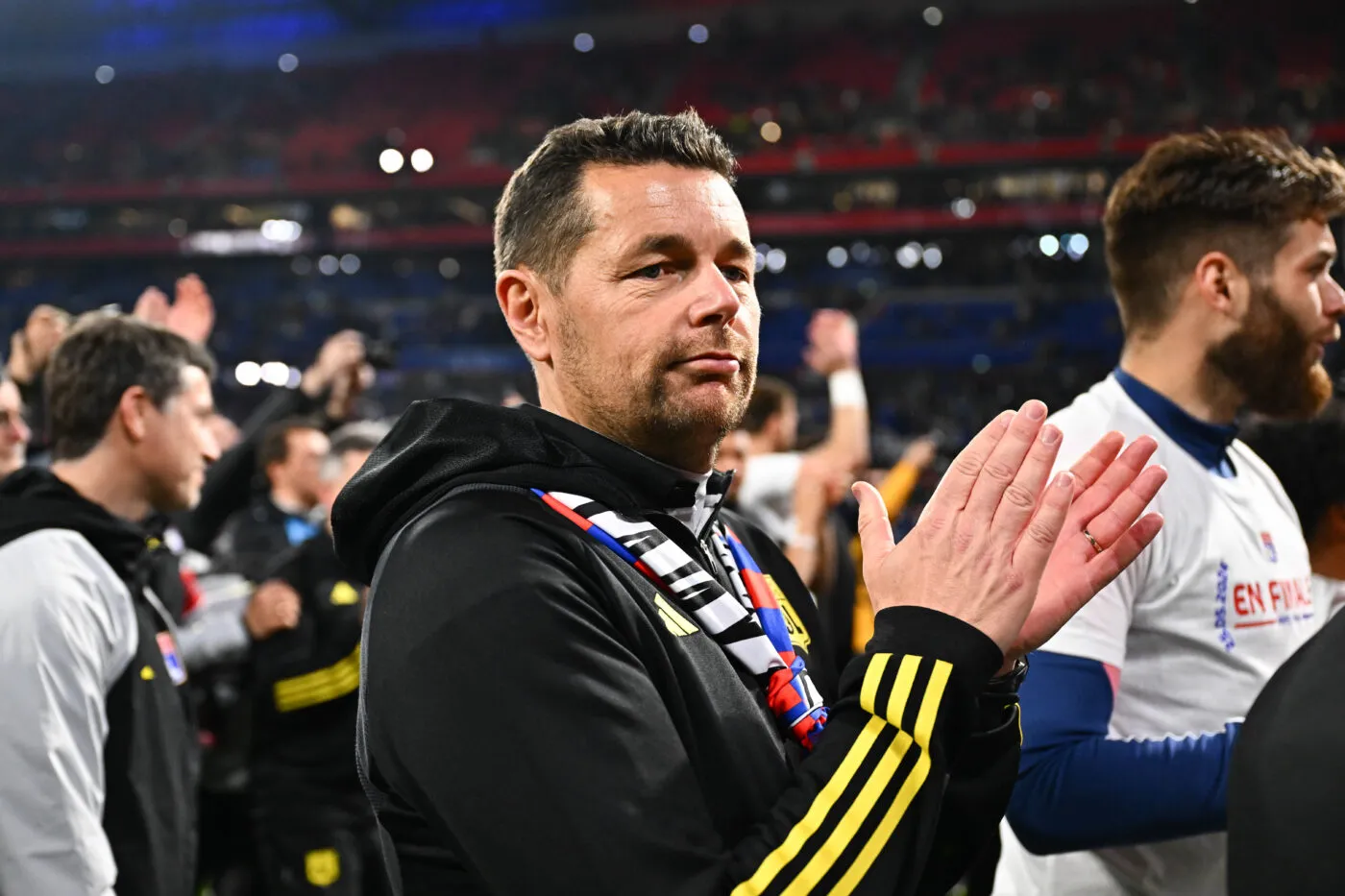 Pierre Sage prolonge sur le banc de l’OL