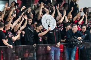 Le trophée en carton du Bayer Leverkusen