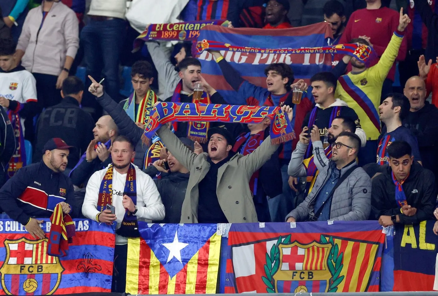 L&rsquo;UEFA sanctionne le Barça pour le comportement raciste de ses supporters au Parc des Princes