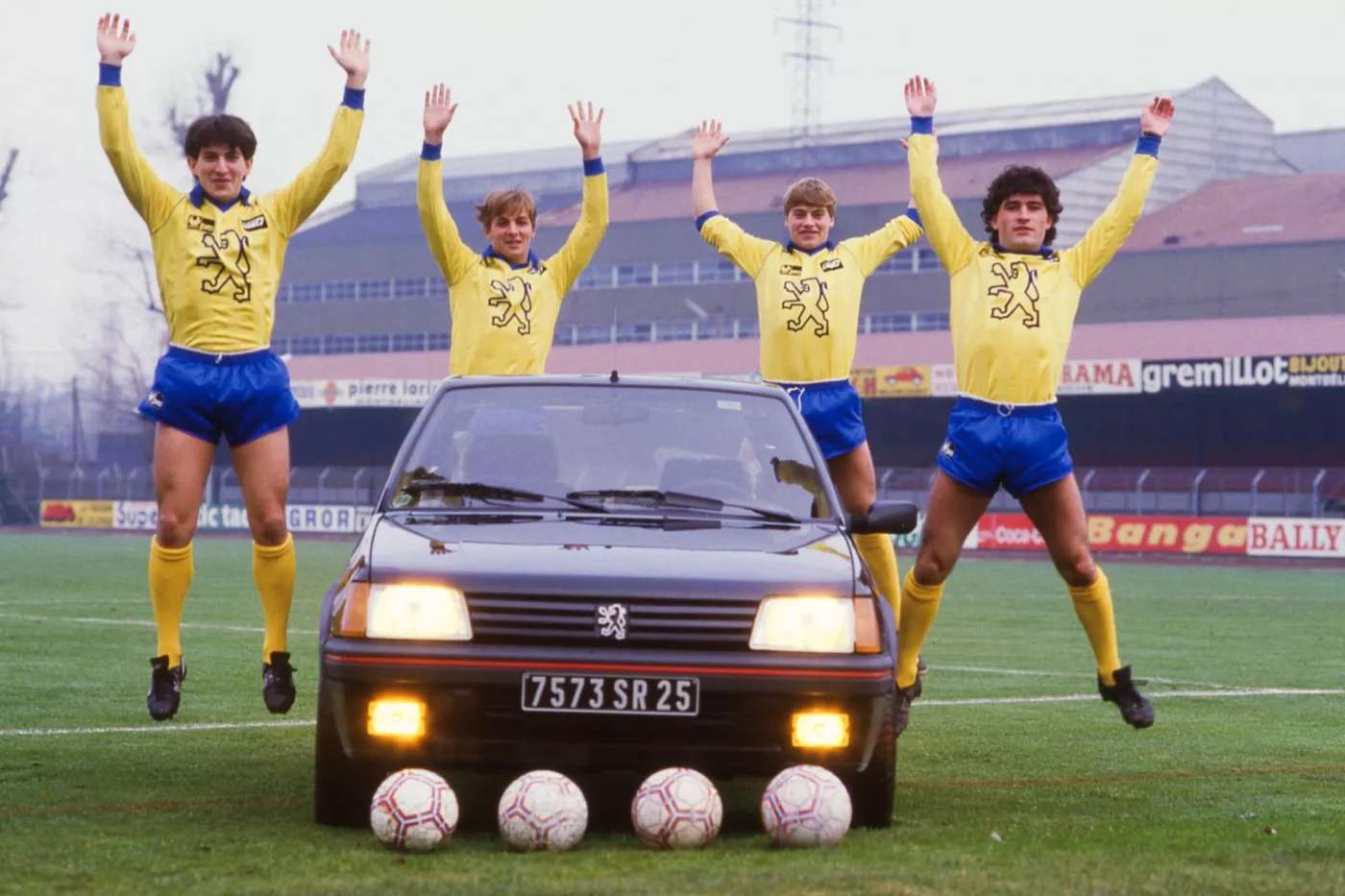 Peugeot, Xbox, Coca&#8230; Voici les 50 sponsors maillots les plus mythiques du foot